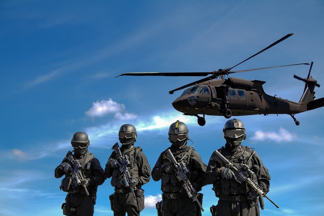 Hélicoptère militaire